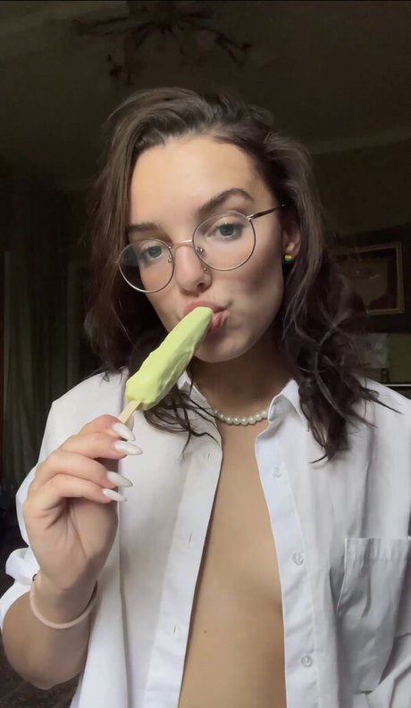 Radmila Maro erotic star img