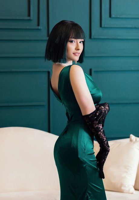 ChameLeahn Cosplays pornstar pretty gallery