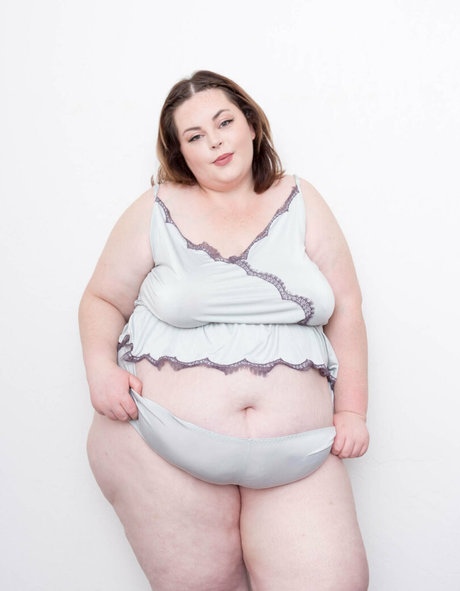 mom onlyfans pornographic image