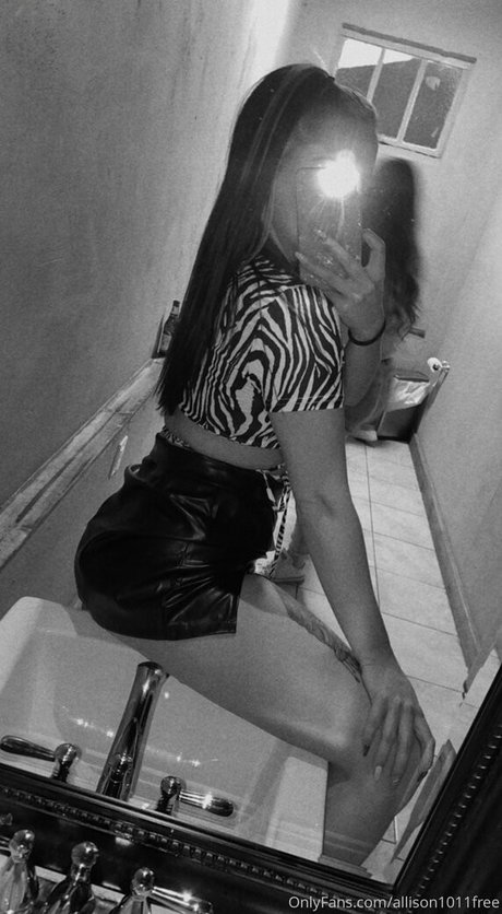 allison1011free porn model pic