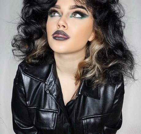 mechedaily pretty pornstar gallery