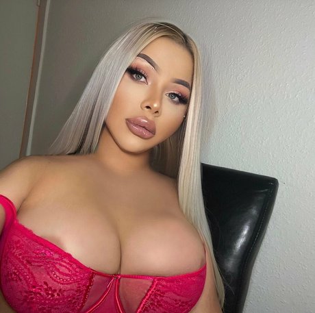 siliconebarbie pretty pornstar pic