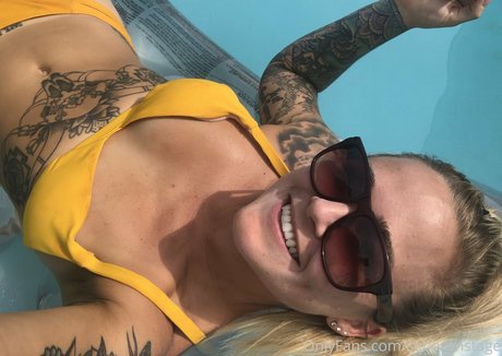 saberonstage hd model photos