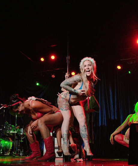 saberonstage pornstar sexy photos