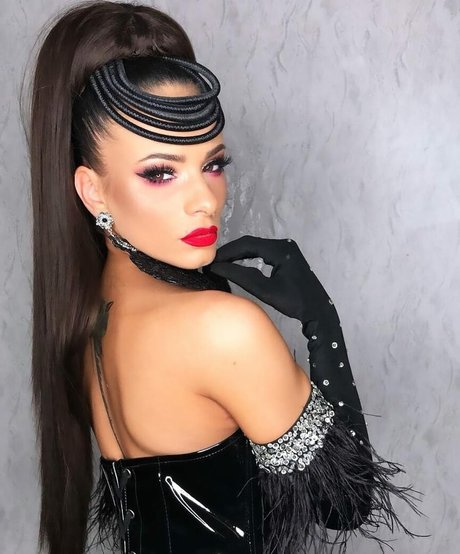 AndreeaNicoletaDinu model pretty pic