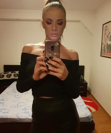 AndreeaNicoletaDinu model perfect images