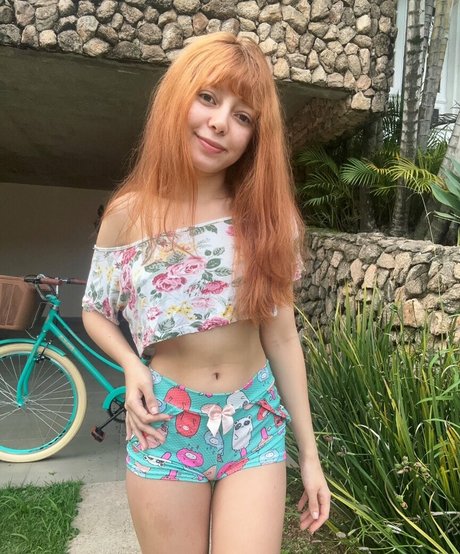 babycaroline69 nude actress galleries