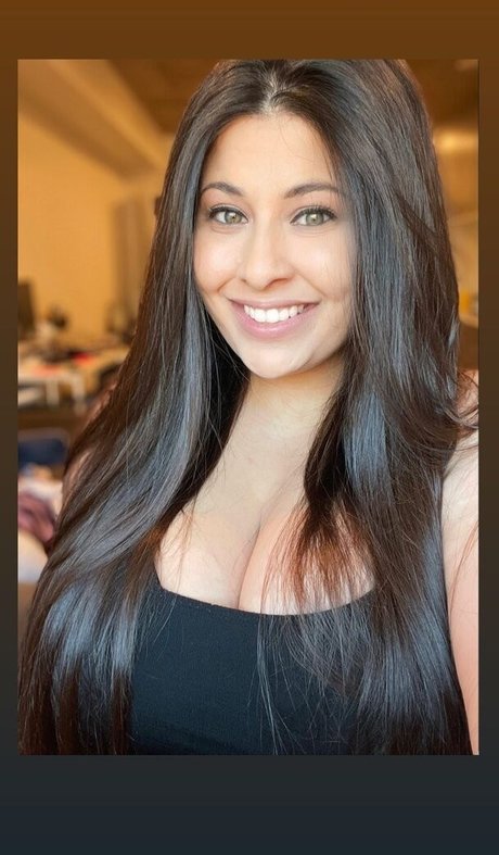 Vanessa Romero pornstar top photo