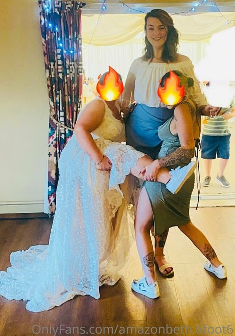 40 years old onlyfans adult image