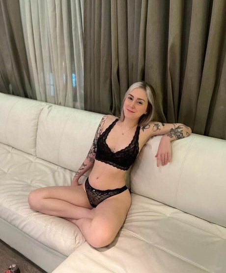 Daphne Palumbo sexy pornstar img