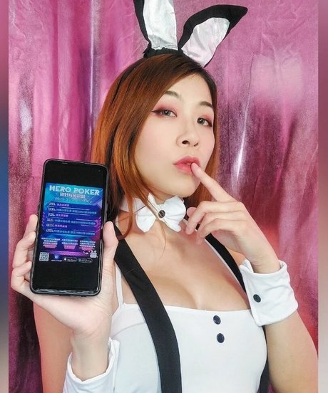 Avrillee999k nude model photos