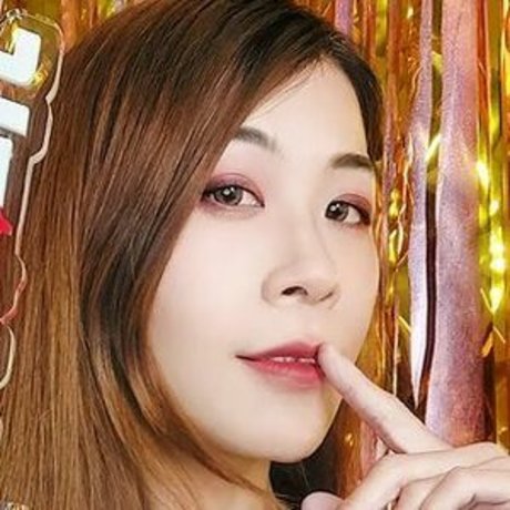 Avrillee999k nice model gallery