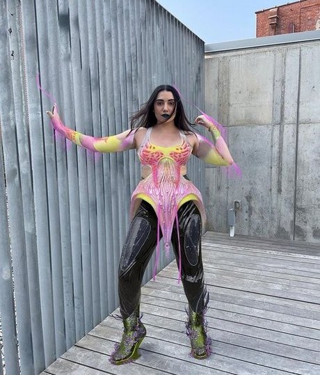 Safiya Nygaard sexy model pic