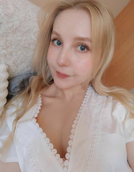 mature asian onlyfans naked picture