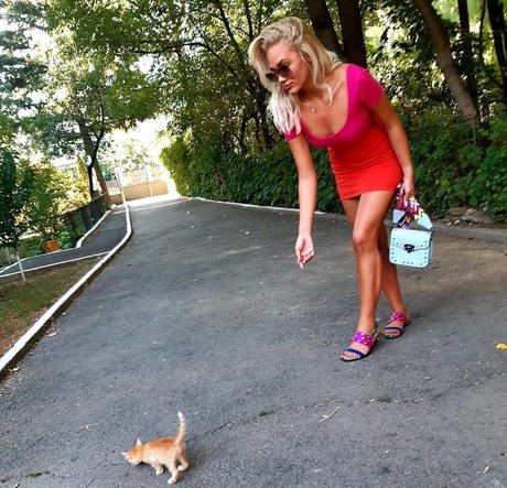 adinaa99 adult model photo