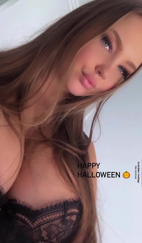 blonde shemale onlyfans nice pics