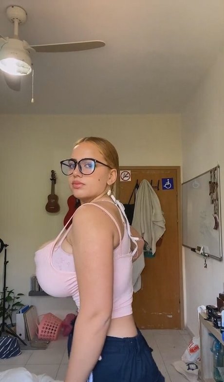 Adva A pornstar art img