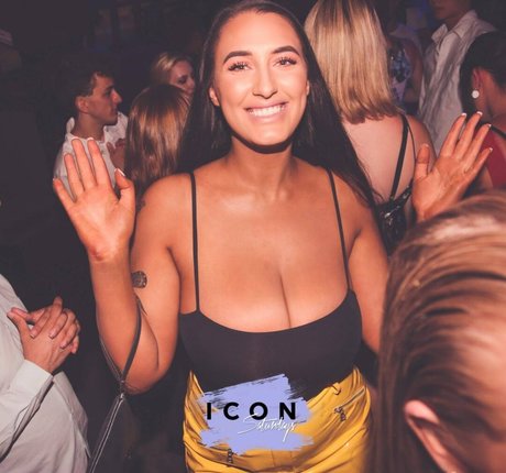 Jayme Lee model best pic