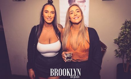 Jayme Lee adult model pic