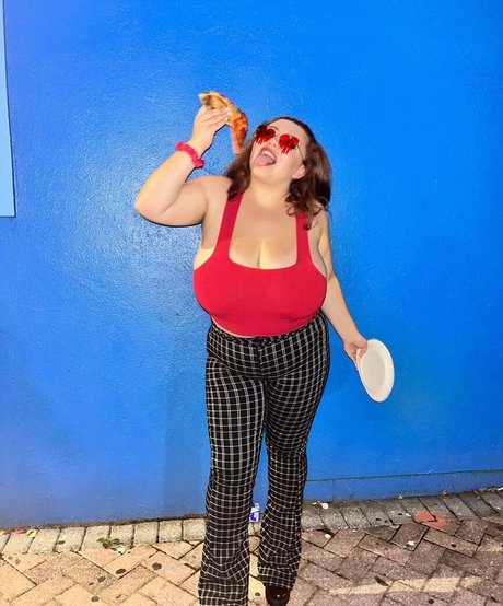 40 years old onlyfans art naked images