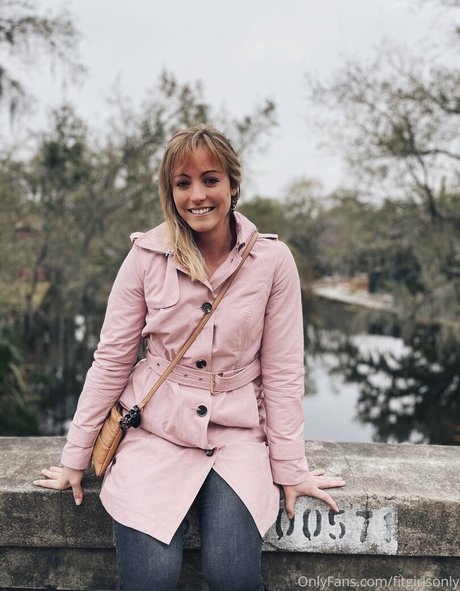 Fitgirlsonly pornstar sexy image