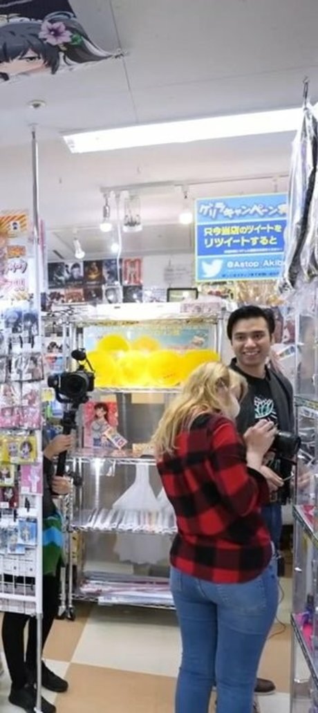 Sydney Poniewaz pornstar xxx pic