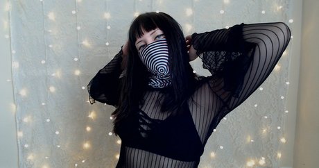 the goddess clue nude model images