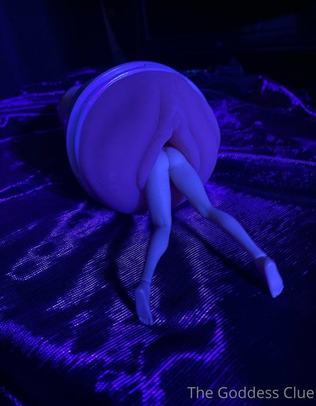 the goddess clue model exclusive pics