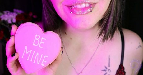 the goddess clue model pretty picture