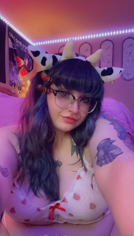 cowlil beautiful pornstar pic