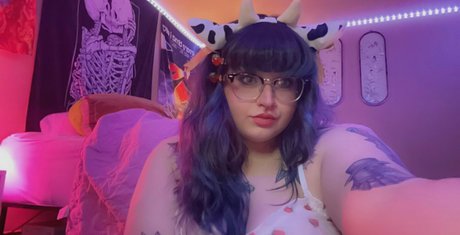 cowlil star hot pictures