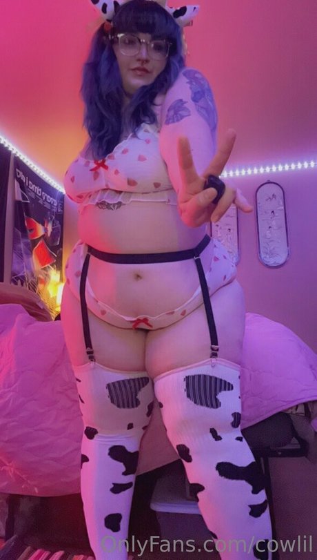 cowlil sexy actress img