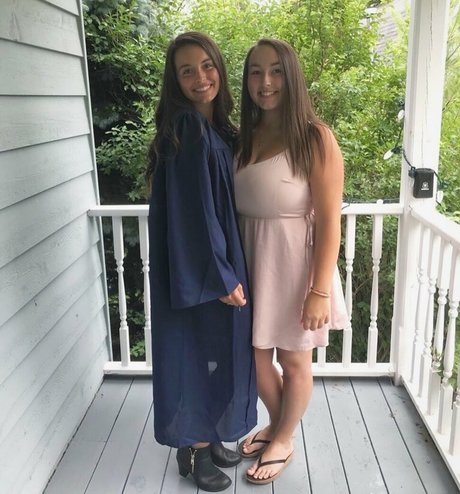 Lexi Thomas pretty actress image