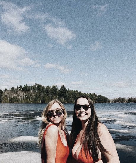 Lexi Thomas erotic model gallery