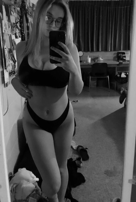 Hailey F hd model picture