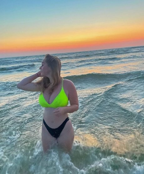 Hailey F model xxx photos