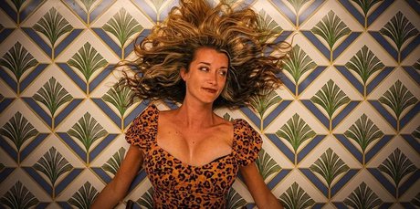 Sarah Champion star nude pics