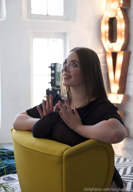 lucylaistner star high quality photo