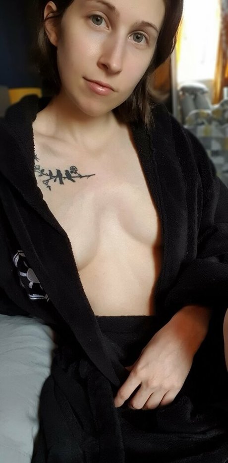 Aleenaxlaced pornographic actress image