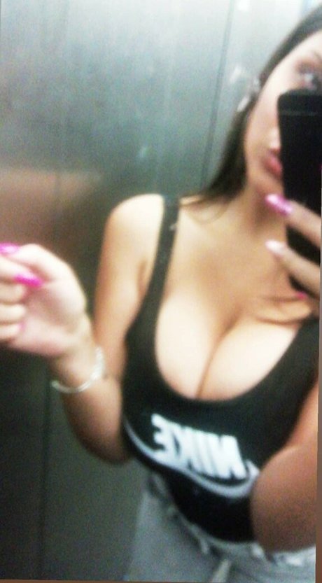 Alessia Barberio naked model gallery