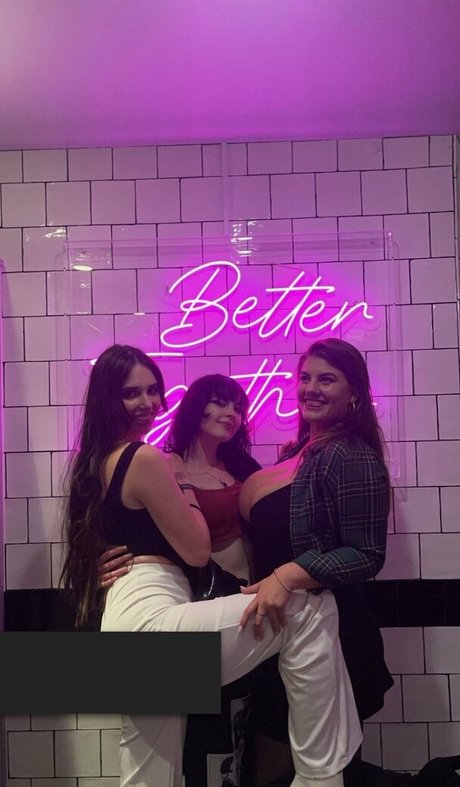 Tiana Hawkins star art archive