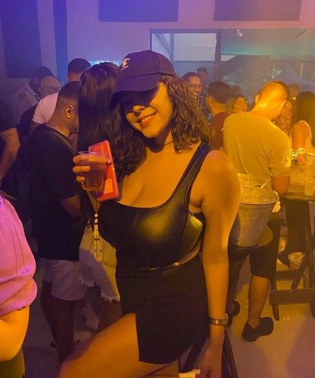 Alice M naked actress pics