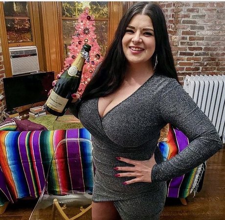 Terrisa Bukovinac star erotic galleries