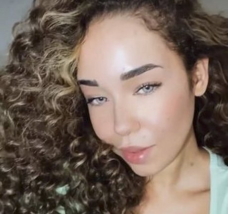 Maria Cabello perfect actress pics