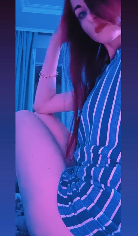 Littlegirldwarf model adult image