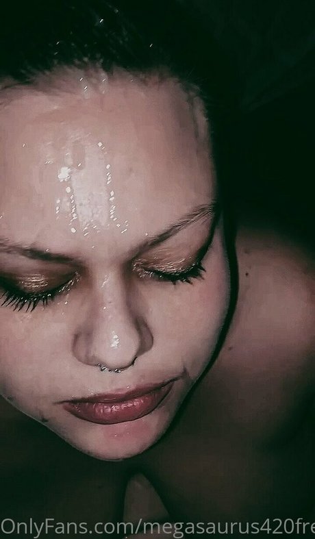 megasaurus420xofree model adult galleries