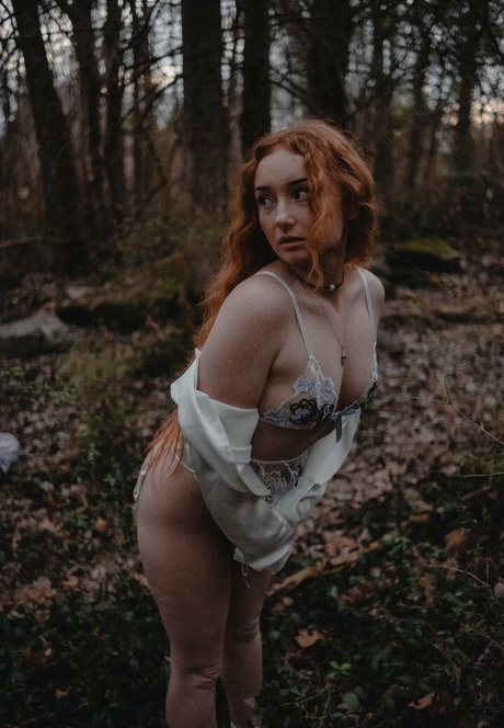 Redheadbbb nude model galleries