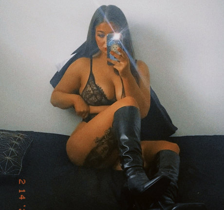 racheaelgordon model erotic photo