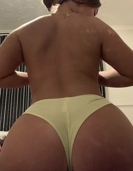 peeing onlyfans porn pic