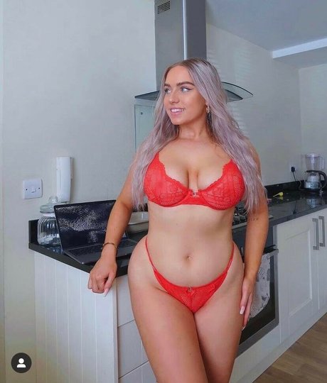 Beth Riva star perfect pics